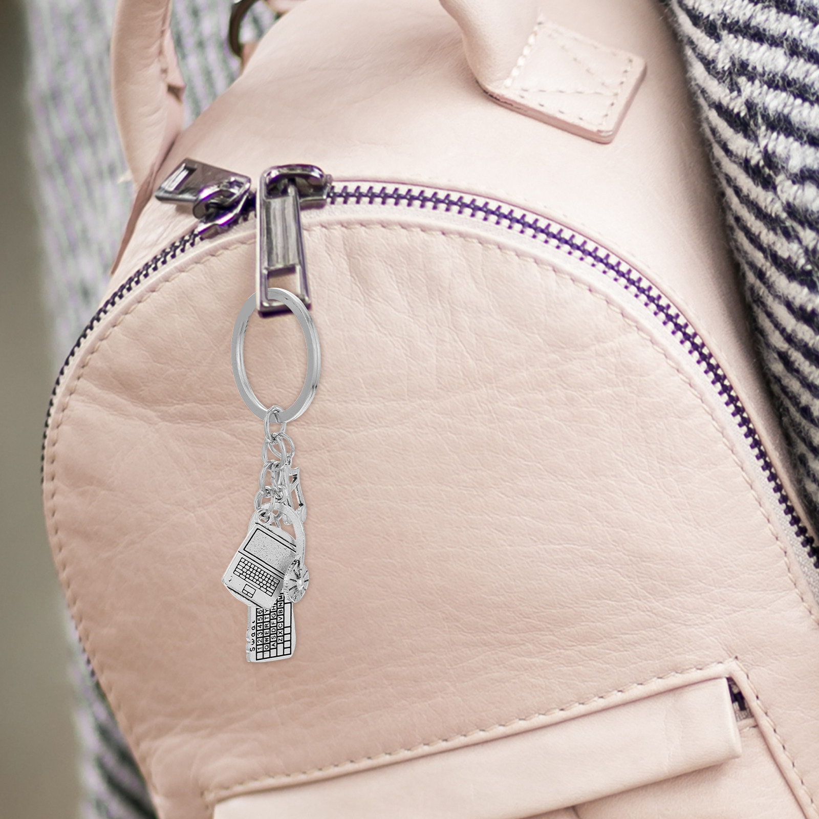 金属製のエンジニアキーホルダー。キーボード、マウス、ヘッドセ - Tech Keychain Accessories のレビューと価格