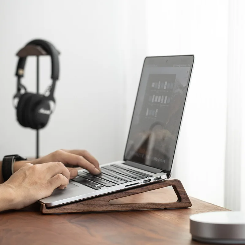HeMu ウォールナットウッド製ラップトップスタンド – 人 - Laptop Stand Bamboo のレビューと価格