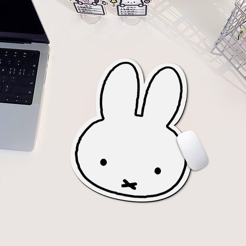 ミッフィーマウスパッド かわいい漫画デザインのテックサーフェ - Kawaii Tech Accessories のレビューと価格