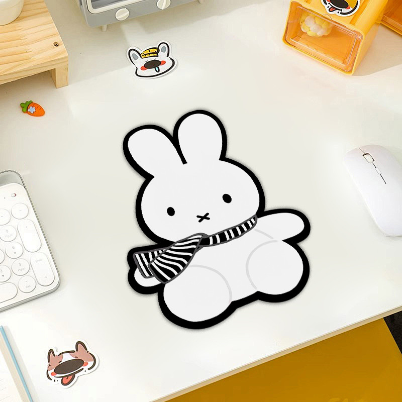 ミッフィーマウスパッド かわいい漫画デザインのテックサーフェ - Kawaii Tech Accessories のレビューと価格