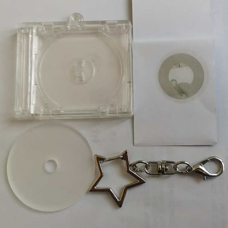 ミニ機能付きCDキーホルダー ​   NFC対応ディスクケー - Tech Keychain Accessories のレビューと価格