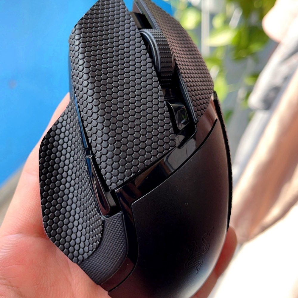 Razer Basilisk V2 Ultimateゲーミン - Tech Gaming Accessories のレビューと価格